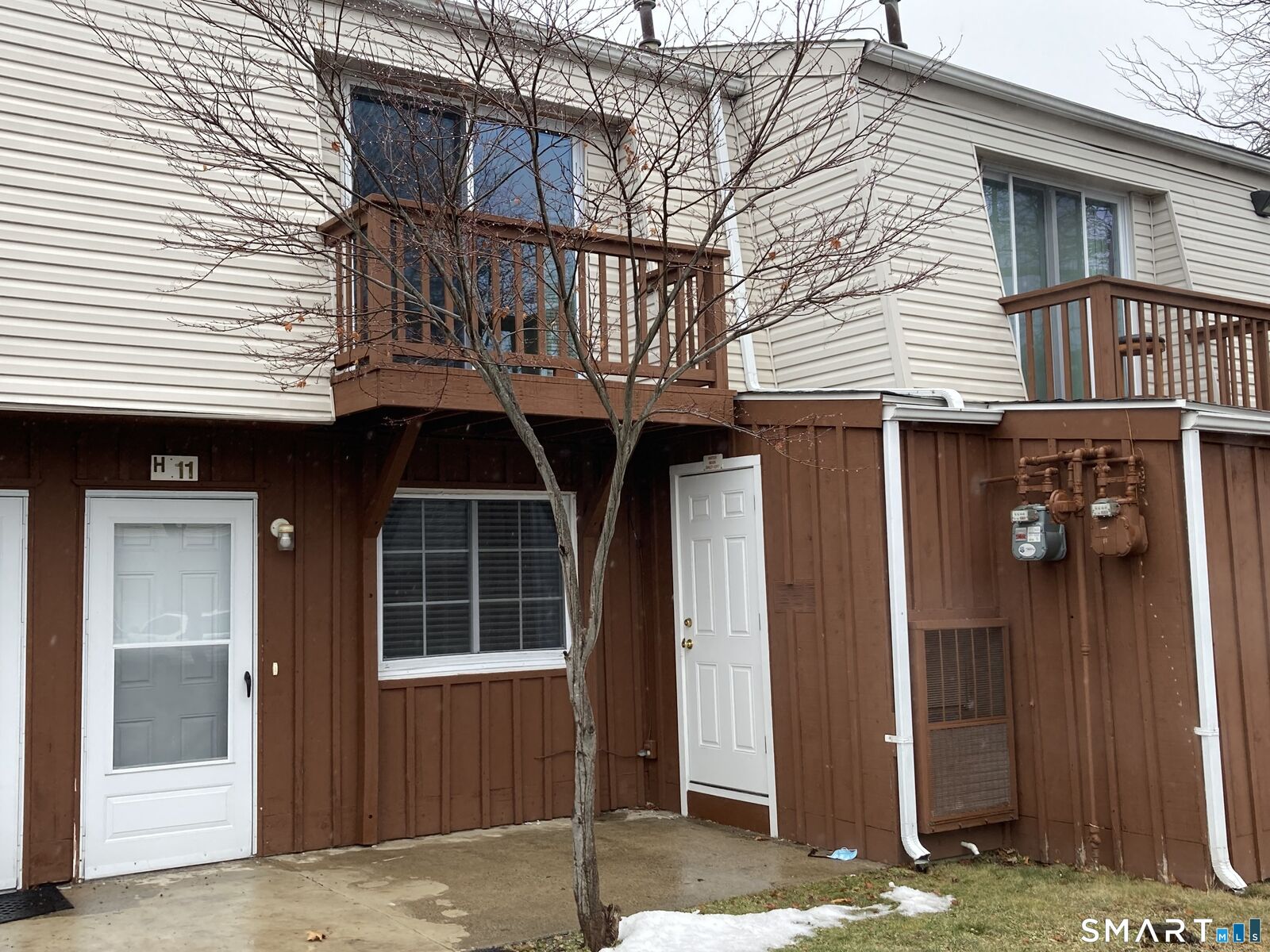 Property Photo:  330 Short Beach Road Apt G10  CT 06512 