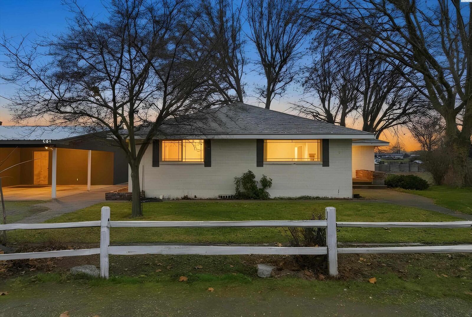 Property Photo:  5104 W Dradie St  WA 99301 