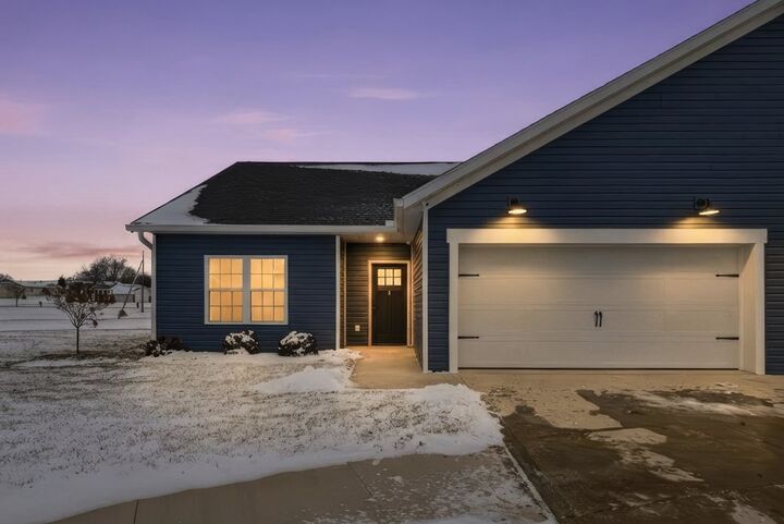 Property Photo:  162 Arthur'S Ct  OH 44805 