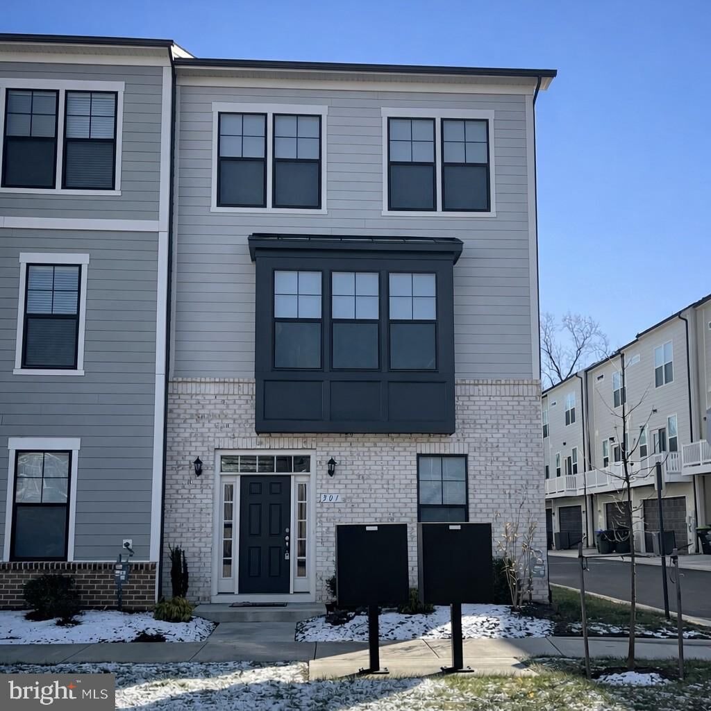 Property Photo:  301 Willis Street  VA 22401 