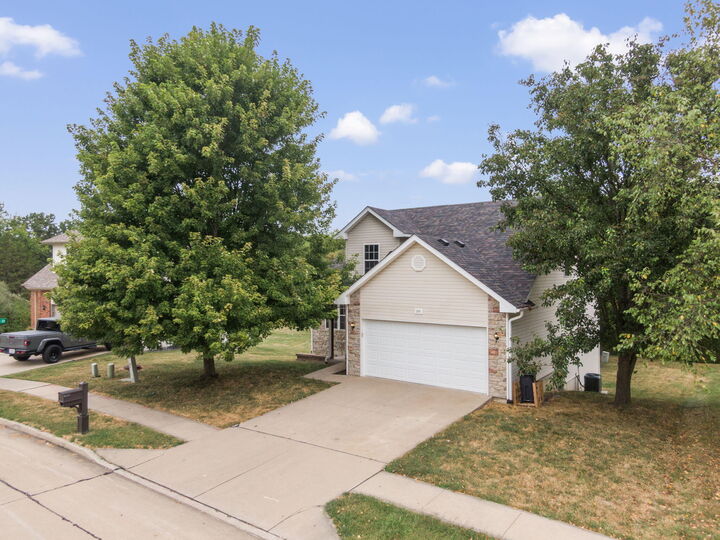 Property Photo: 2101 Bay Brook Dr MO 65201
