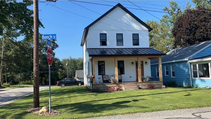 Property Photo:  118 Beech Street  PA 16412 