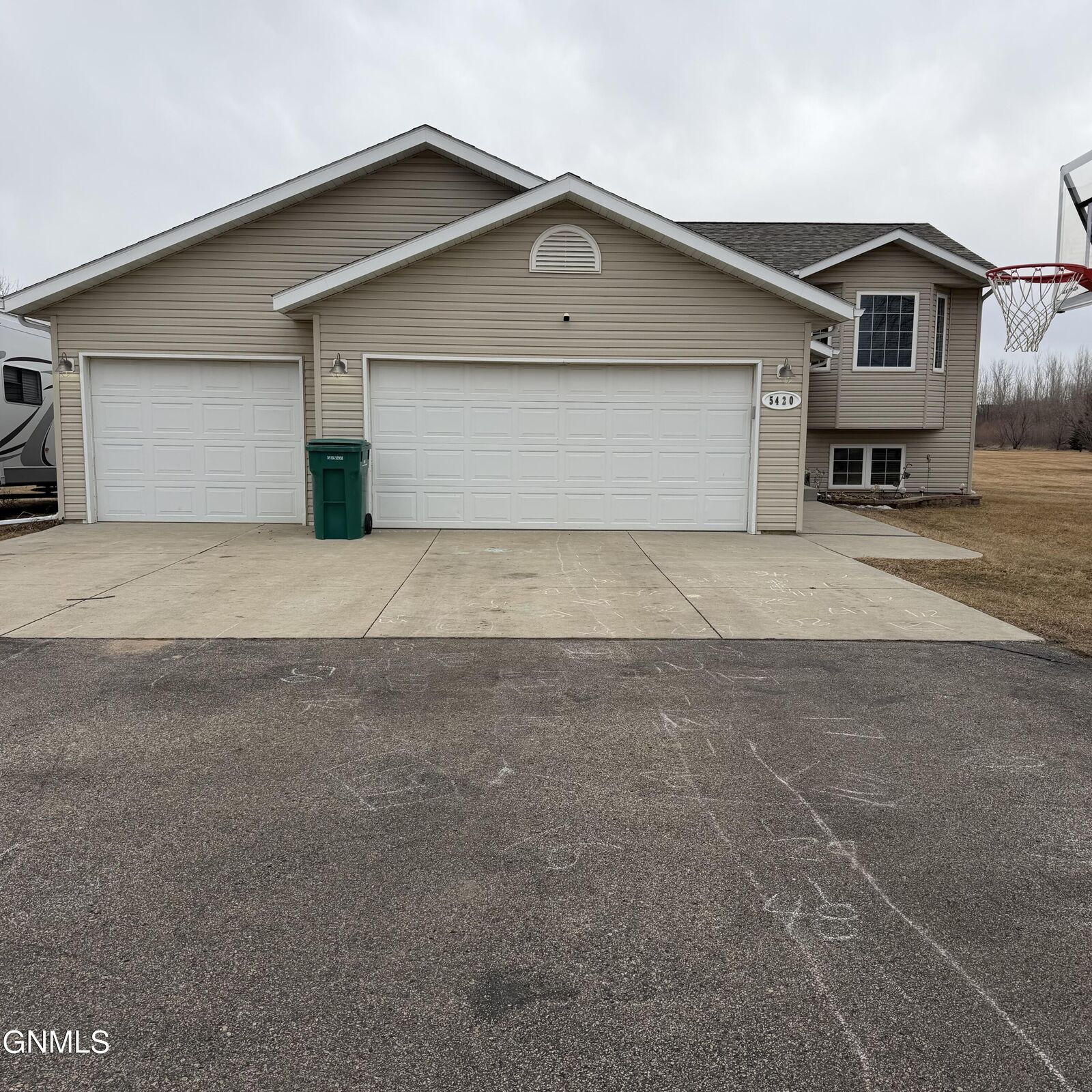 Property Photo:  5420 Prairiewood Drive  ND 58504 