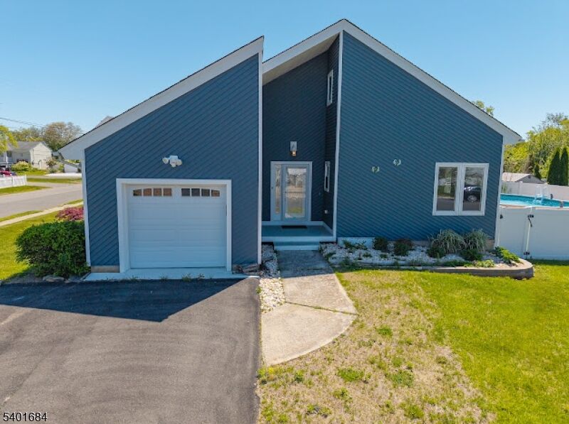 Property Photo:  79 16th St  NJ 08753 