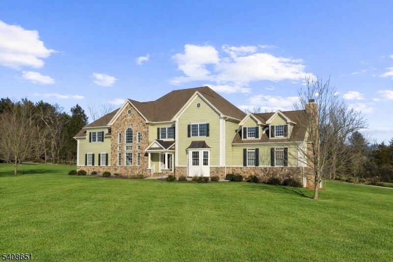 Property Photo:  4 Steinbeck Ct  NJ 08848 