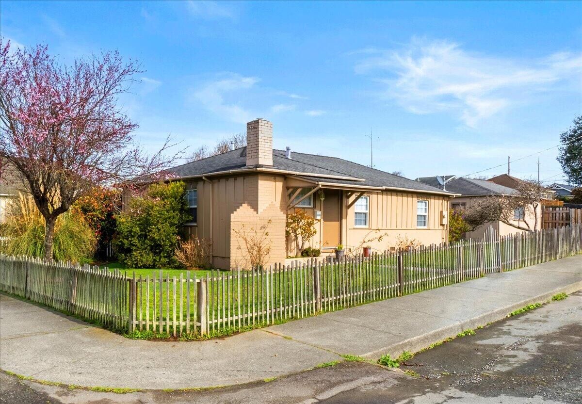 Property Photo:  2533 Garland Street  CA 95501 