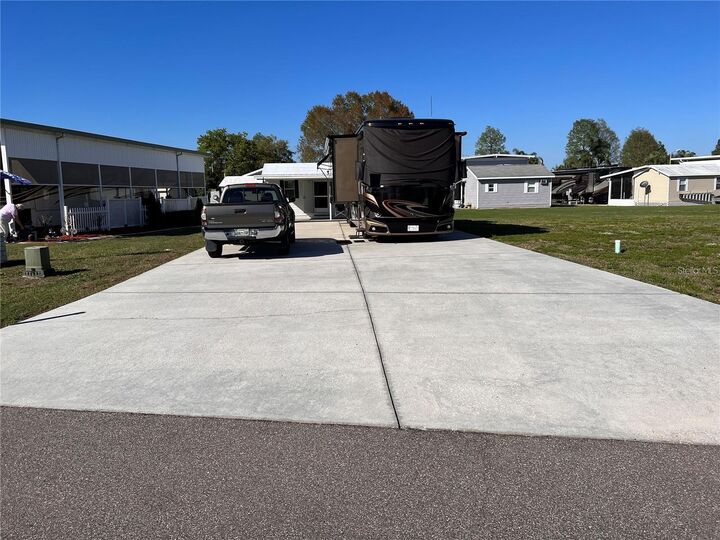 Property Photo:  5062 Southshore Drive  FL 33868 