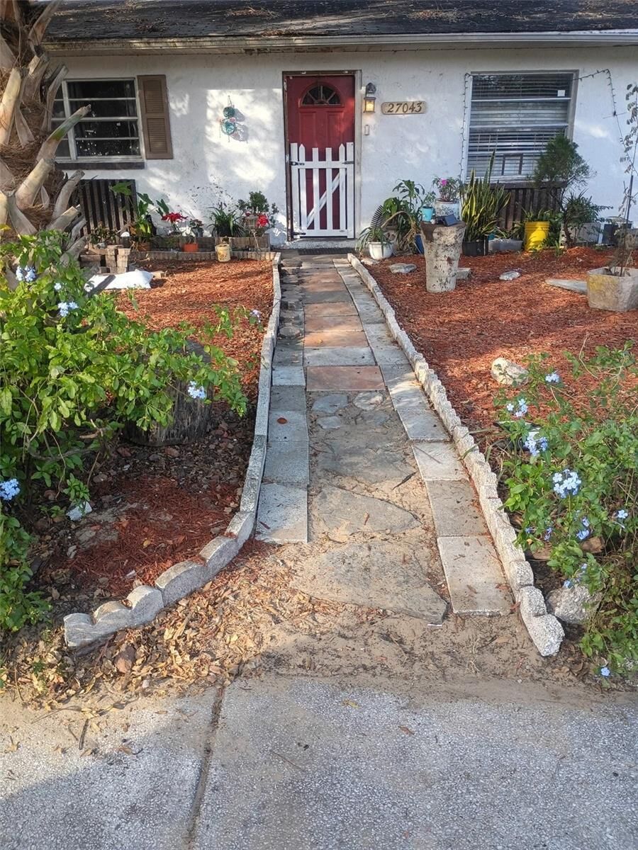 Property Photo:  27043 Roper Road  FL 34602 