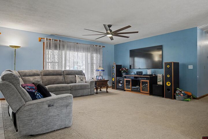 Property Photo:  1717 Gregg Road  AR 72653 