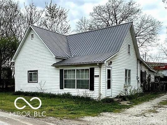 Property Photo:  3080 E Linn Avenue  IN 47805 