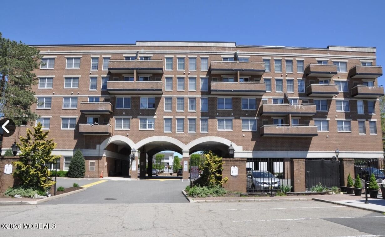 Property Photo:  12 Iron Forge Square  NJ 07442 