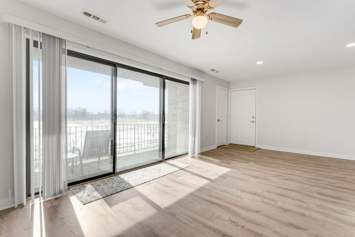 Property Photo:  4830 W 122nd Street 3E  IL 60803 