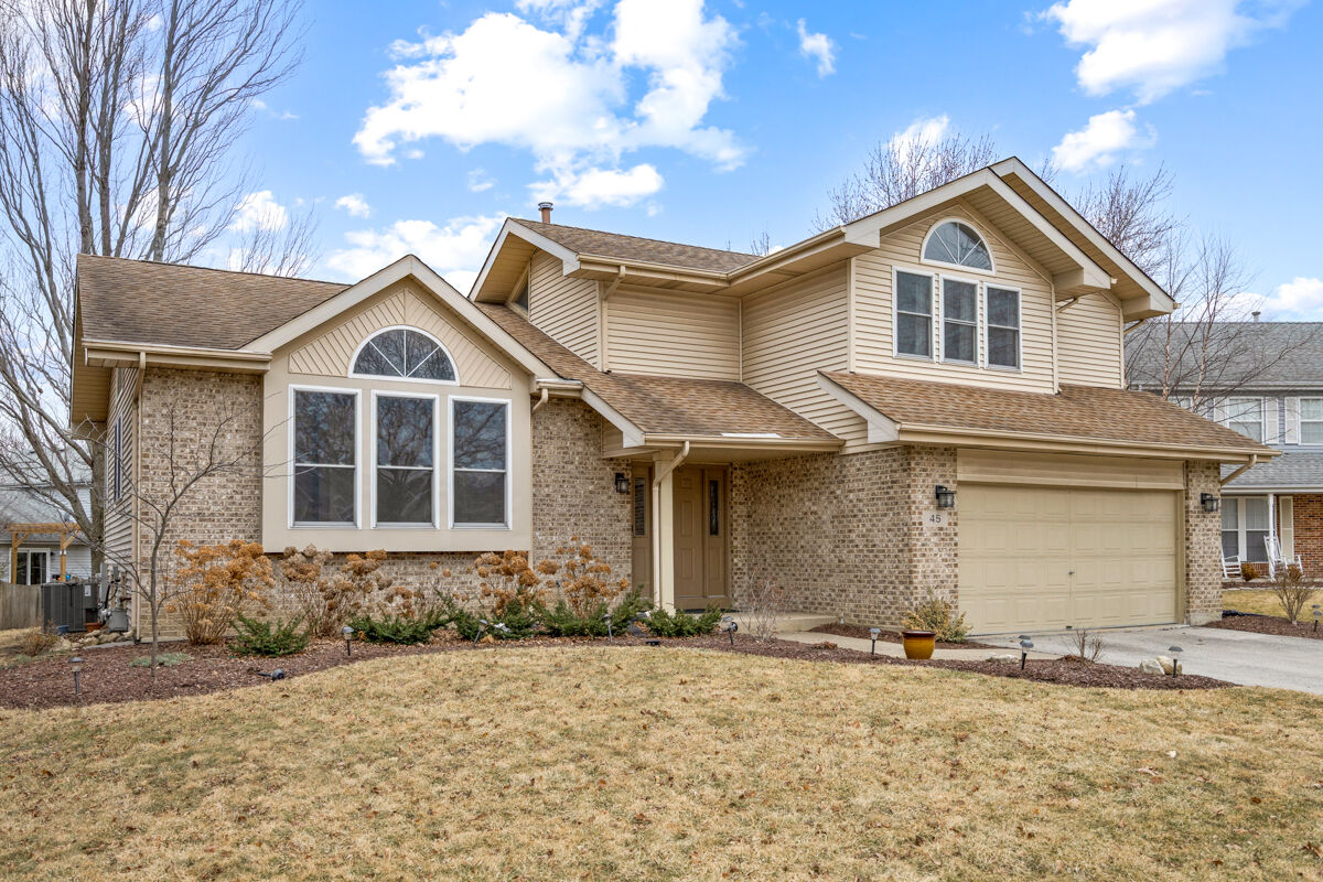 Property Photo:  45 Brookshire Court  IL 60502 