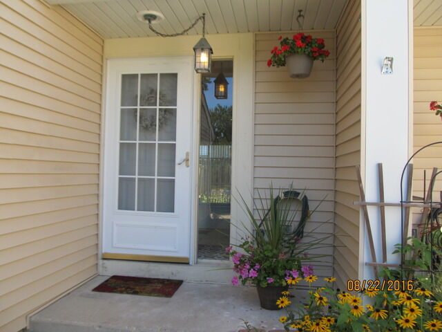 Property Photo:  734 Colorado Court 734  IL 60188 