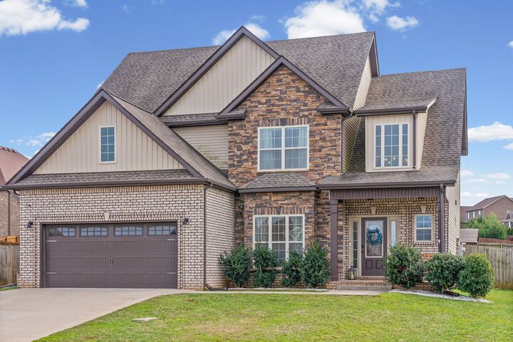 Property Photo:  206 Melbourne Dr  TN 37043 