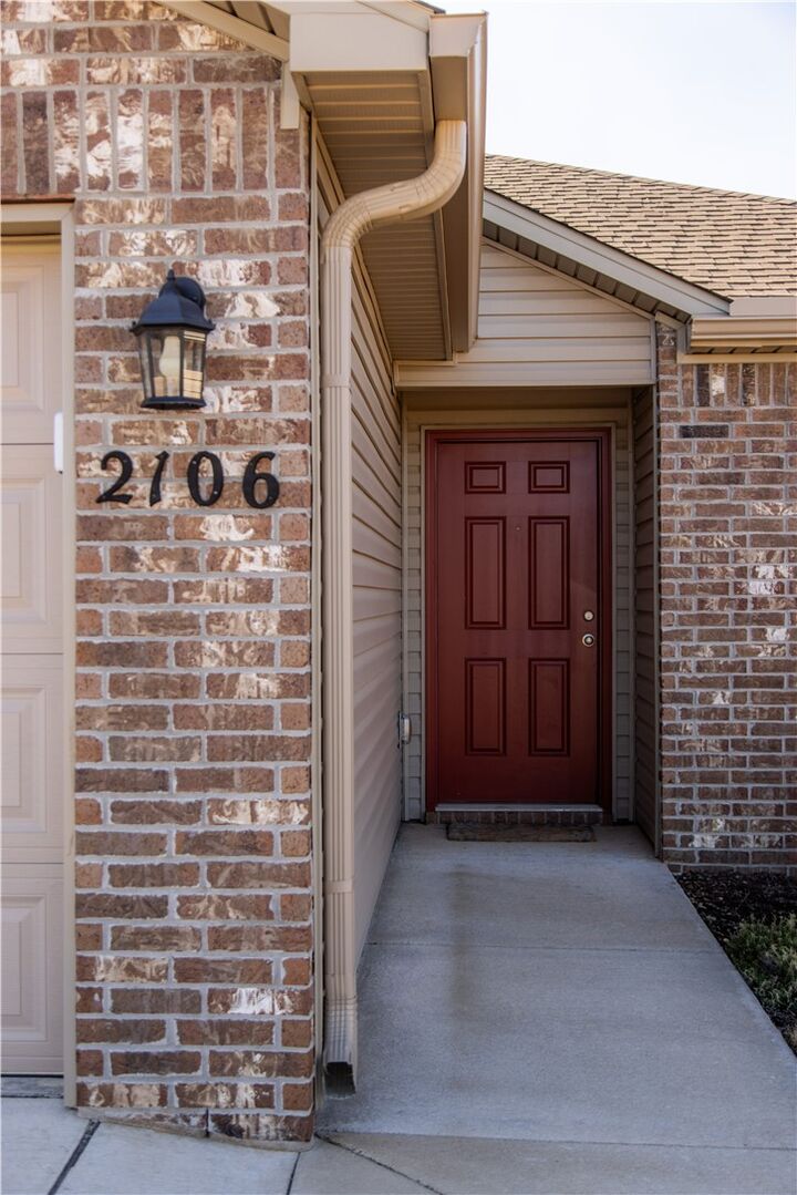 Property Photo: 2106 E Annette Drive AR 72761