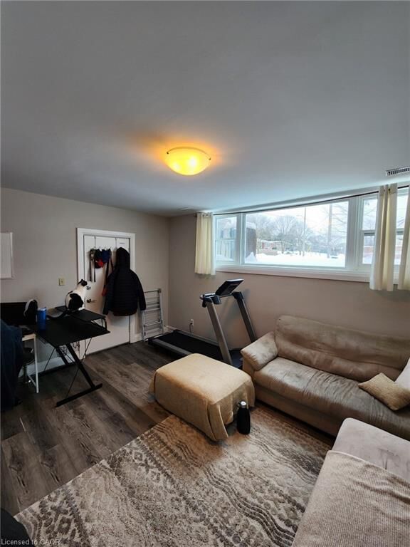 Property Photo:  32 Fairmount Road 1  ON N2H 2G3 