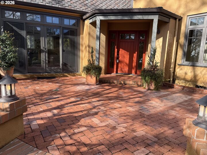 Property Photo:  2565 Braewood Ln  OR 97405 