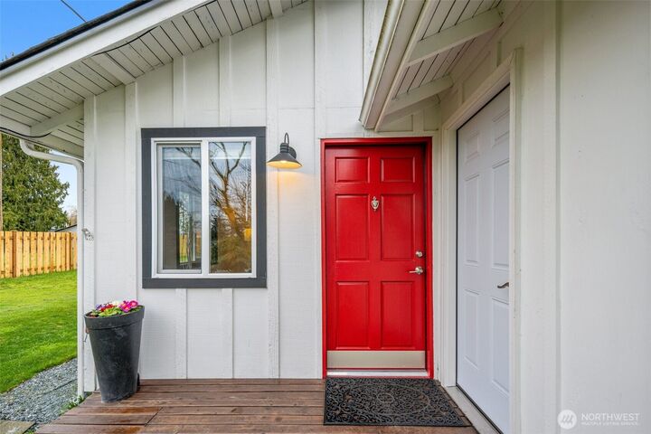 Property Photo: 708 13th Street WA 98290