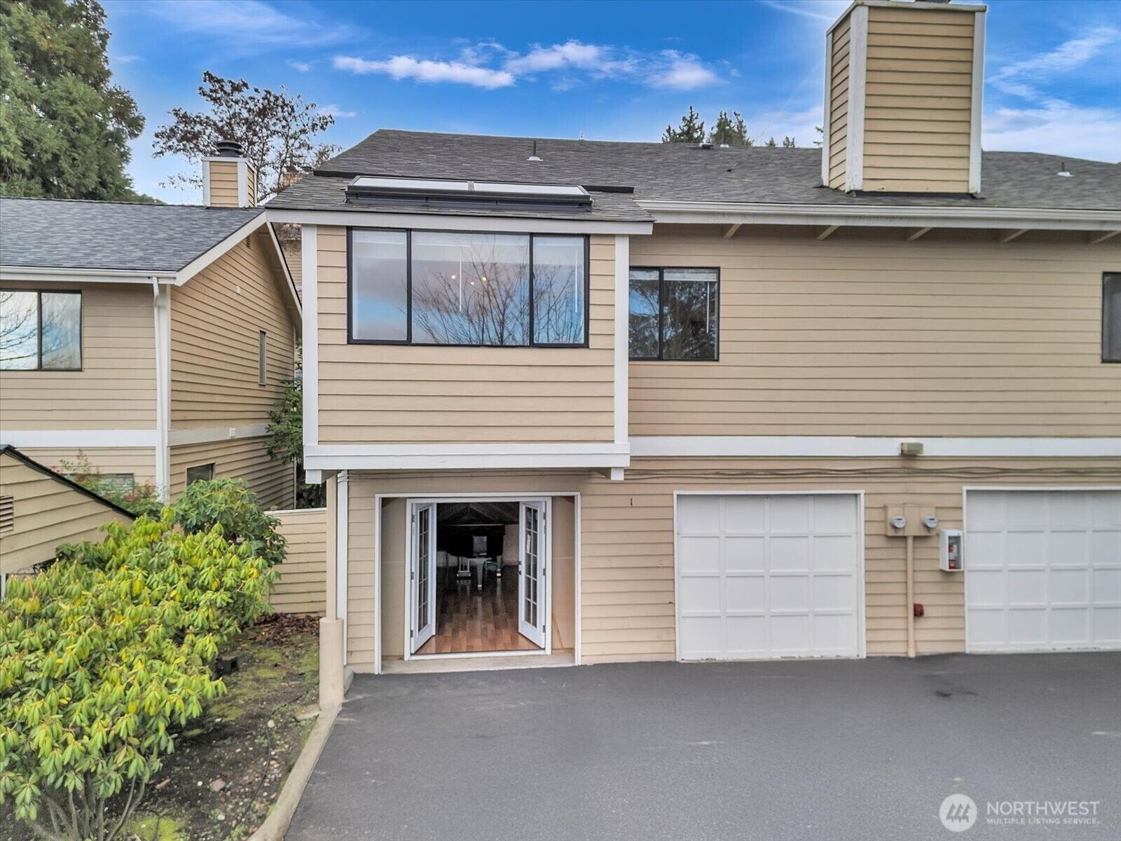 Property Photo:  12840 SE 40th Court E1  WA 98006 