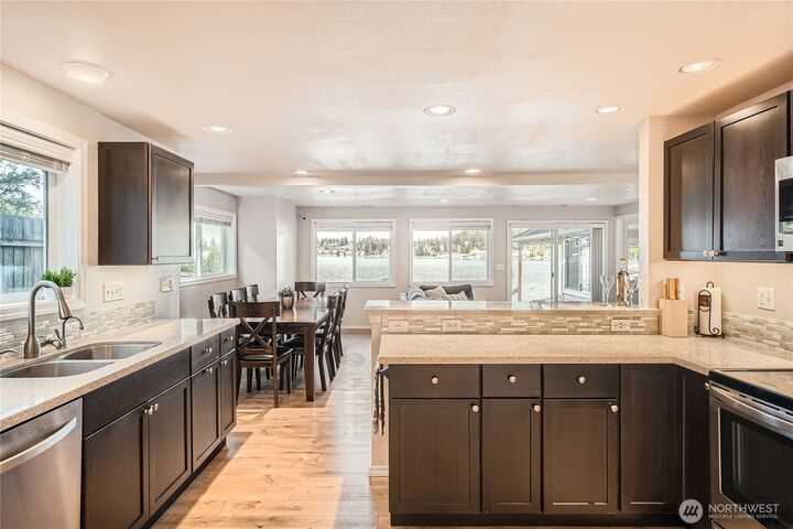 Property Photo: 12418 Clear Lake North Road E WA 98328