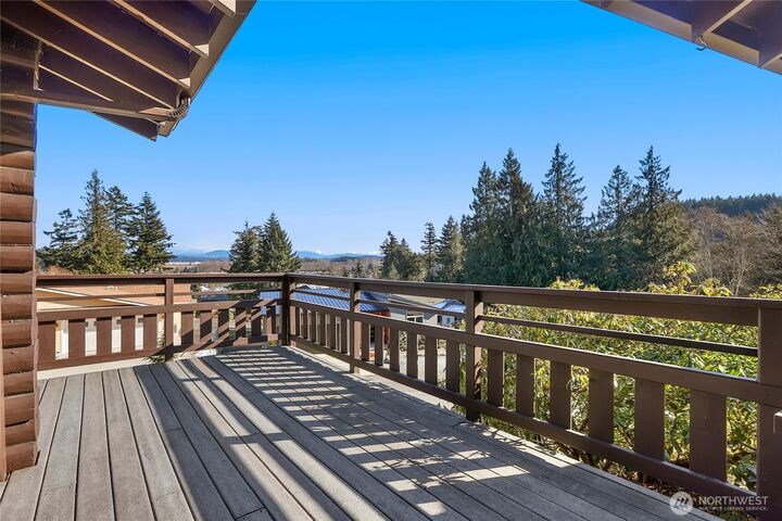 Property Photo: 458 Klickitat Drive WA 98257