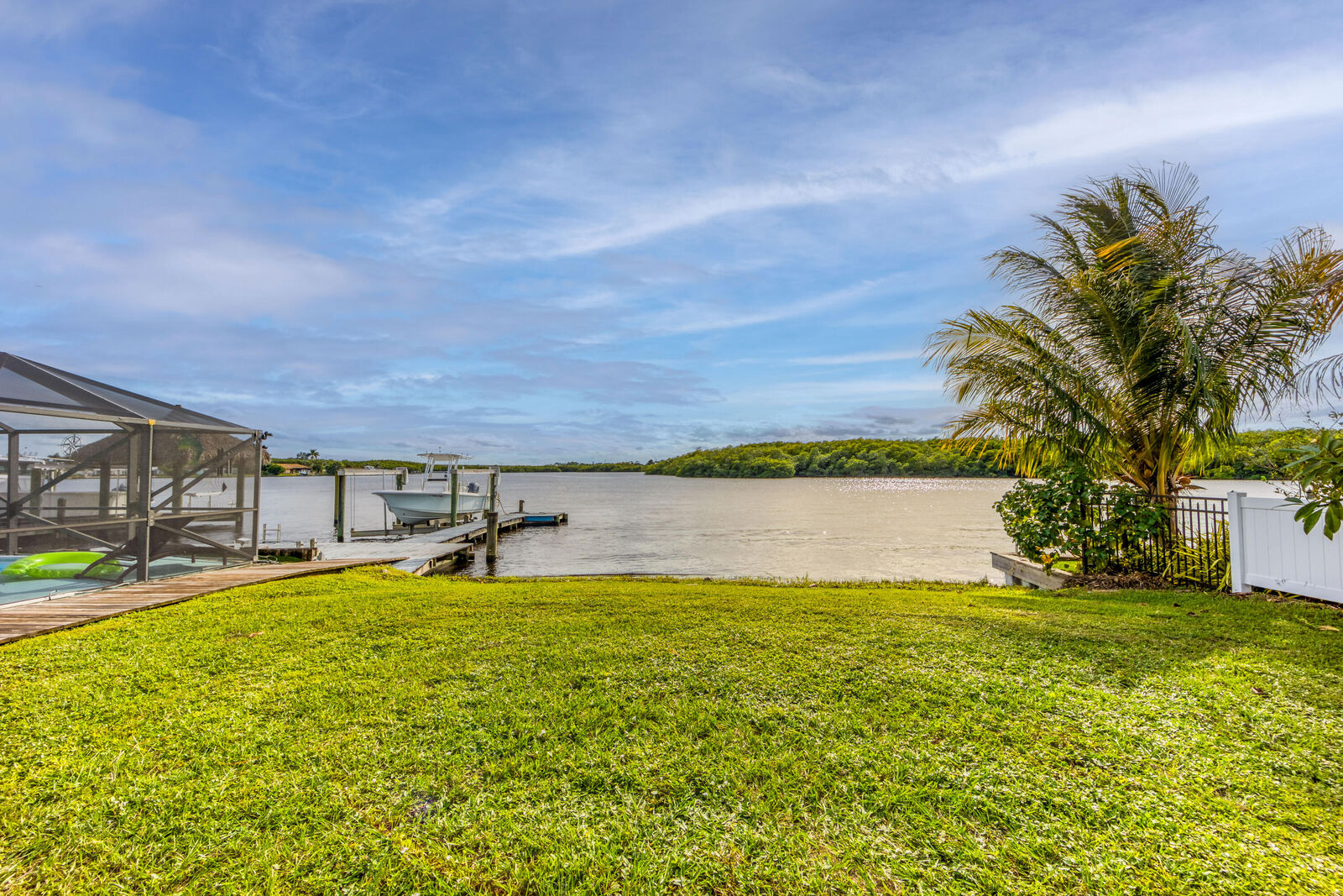 Property Photo: 100 SW Hideaway Place FL 34994