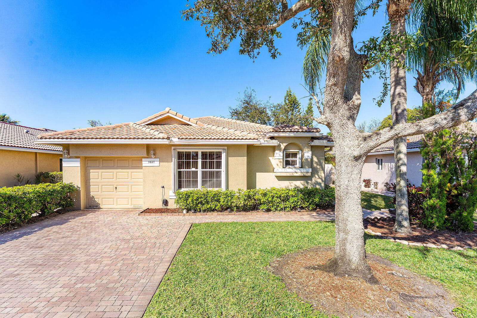 Property Photo:  11827 SW 7th Street  FL 33025 
