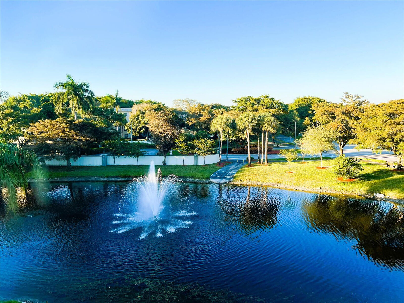 Property Photo:  2501 Antigua Terrace G-4  FL 33066 