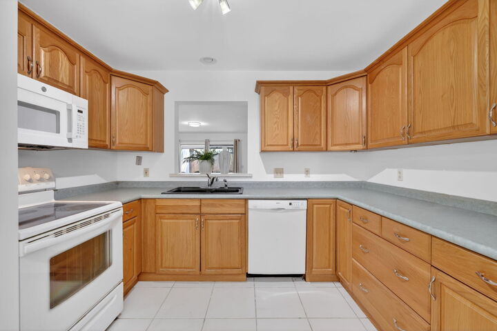 Property Photo:  2090 Colonial Road 5  FL 34950 