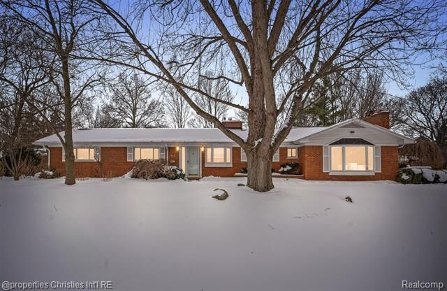Property Photo:  952 N Reading Road  MI 48304 