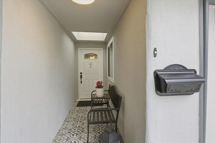 Property Photo:  2640 Elmdale Place  CA 94303 