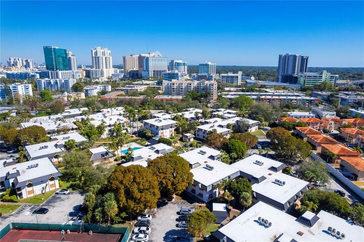 Property Photo:  9490 SW 77th Ave N1  FL 33156 