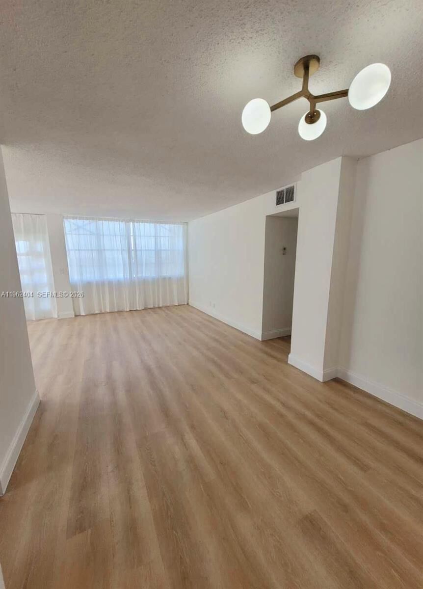 Property Photo: 2025 NE 164th St 816 FL 33162