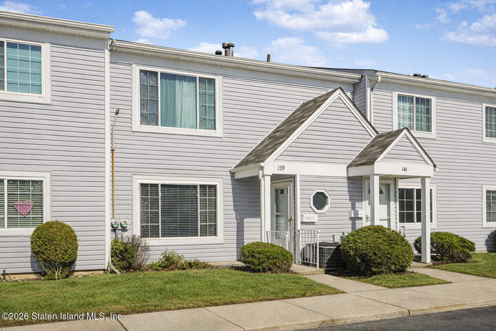 Property Photo:  139 Gervil Street  NY 10309 