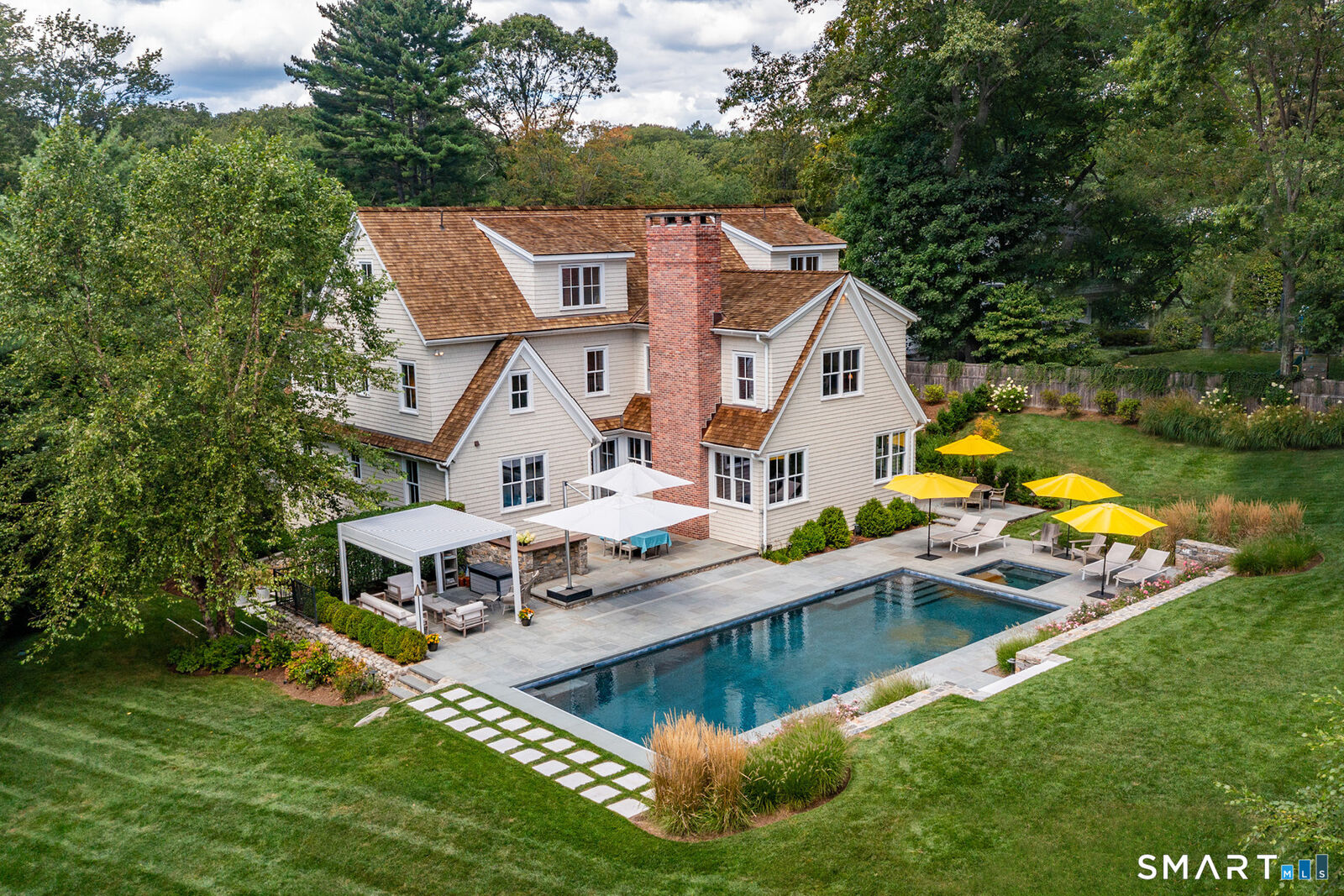 Property Photo:  49 Hillspoint Road  CT 06880 