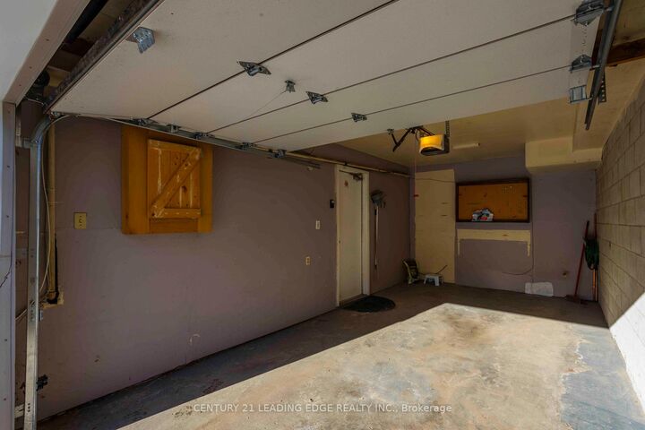 Property Photo:  915 Inverhouse Drive 15  ON L5J 4B2 