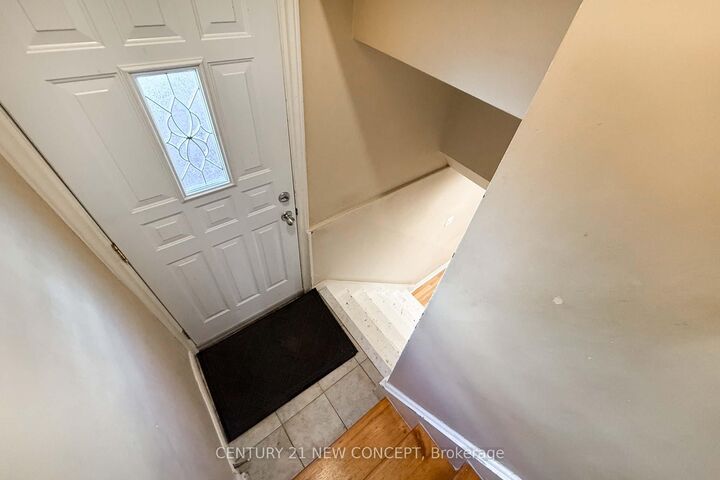 Property Photo:  186 Hendon Avenue  ON M2M 1A7 