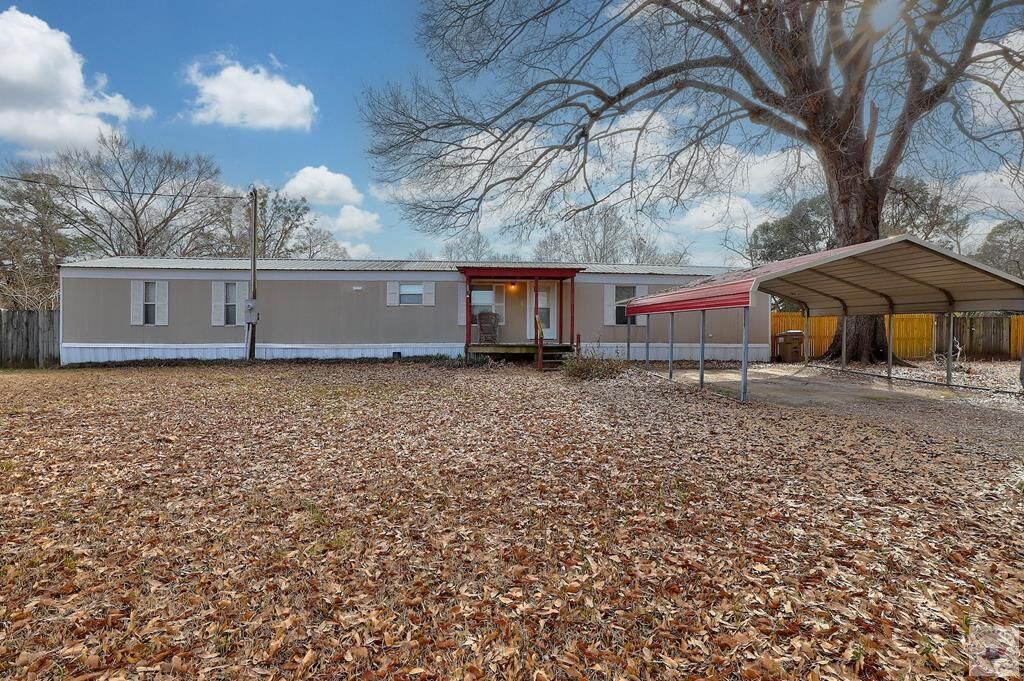 Property Photo:  543 Birch St.  TX 75567 
