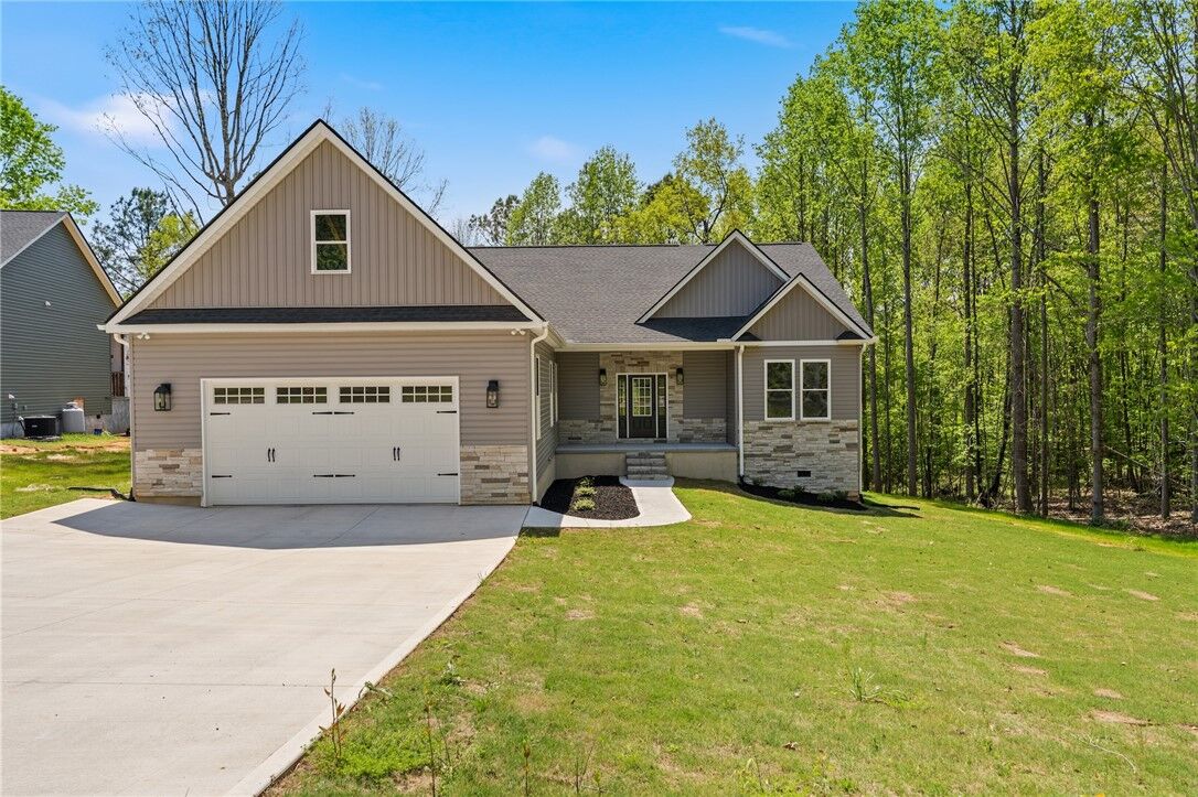 Property Photo: 339 Lone Oak Road SC 29621