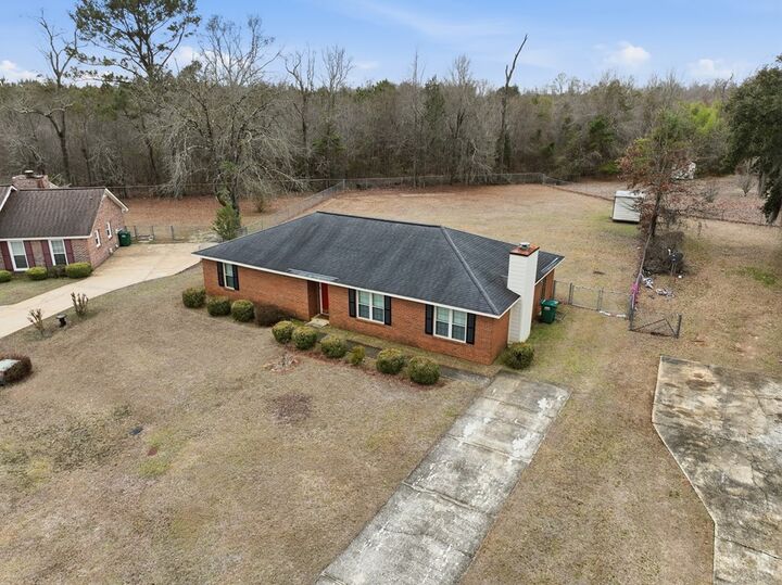 Property Photo:  621 Aztec Lane  GA 31705 