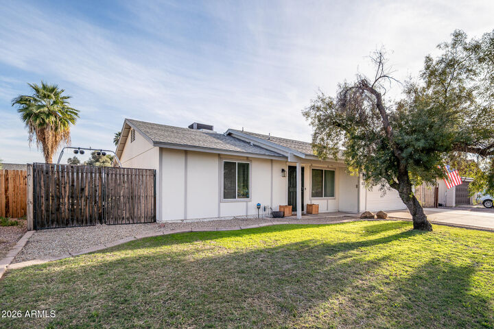 Property Photo:  1721 W Temple Street  AZ 85224 