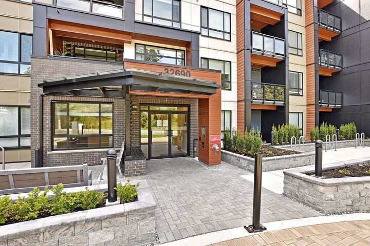 Property Photo: 32690 14 Avenue 217 BC V2V 0K5