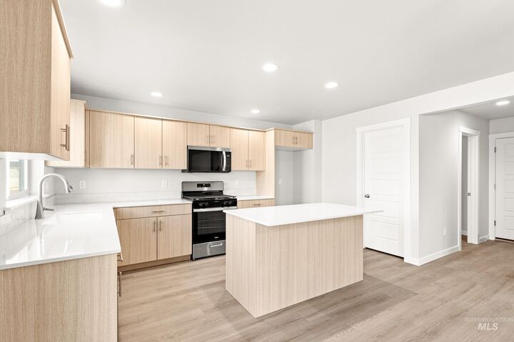 Property Photo:  17621 N Boone Peak Ave  ID 83687 