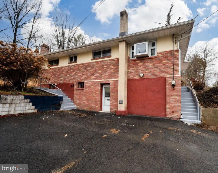 Property Photo:  1938 High Park Manor  PA 17901 