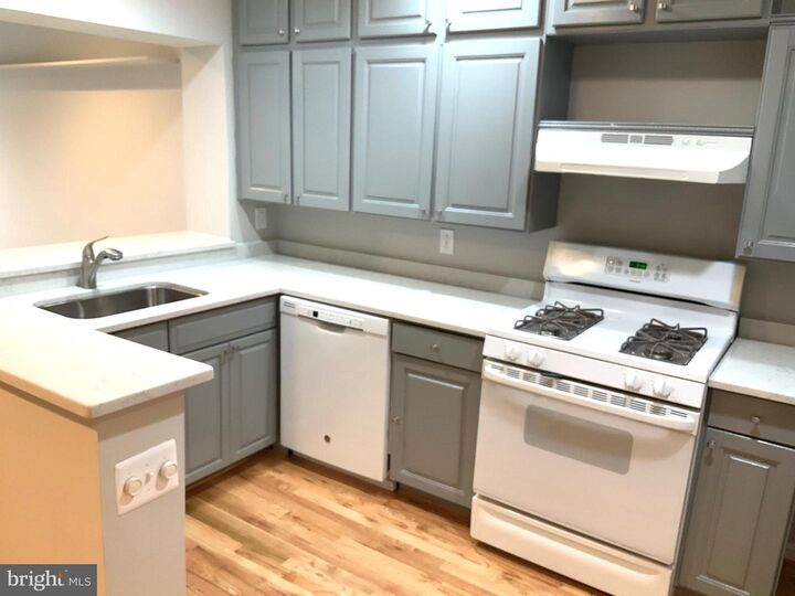 Property Photo:  2125 Hawthorne Road  MD 21220 