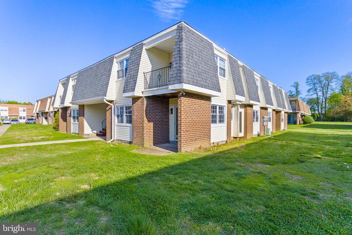 Property Photo:  20 Florence Tollgate Place -3  NJ 08518 