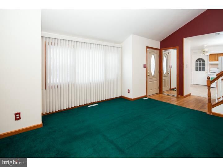 Property Photo:  225 Brennen Drive  DE 19713 