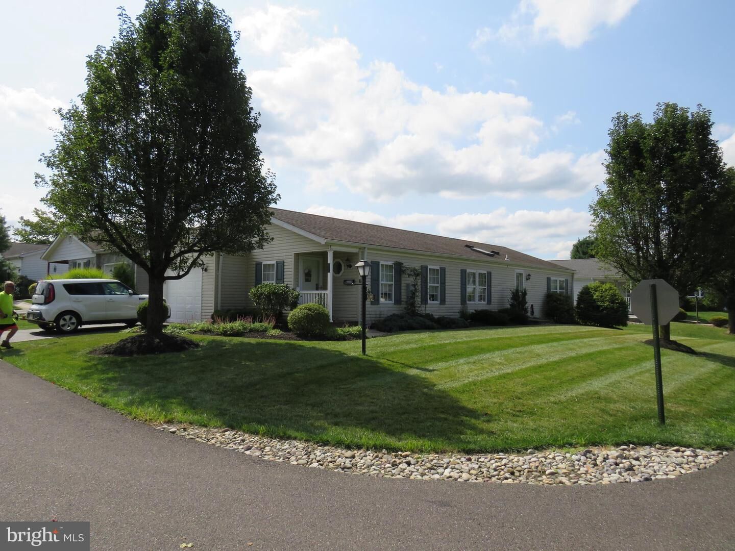 Property Photo:  404 Thrush Court E  PA 18938 