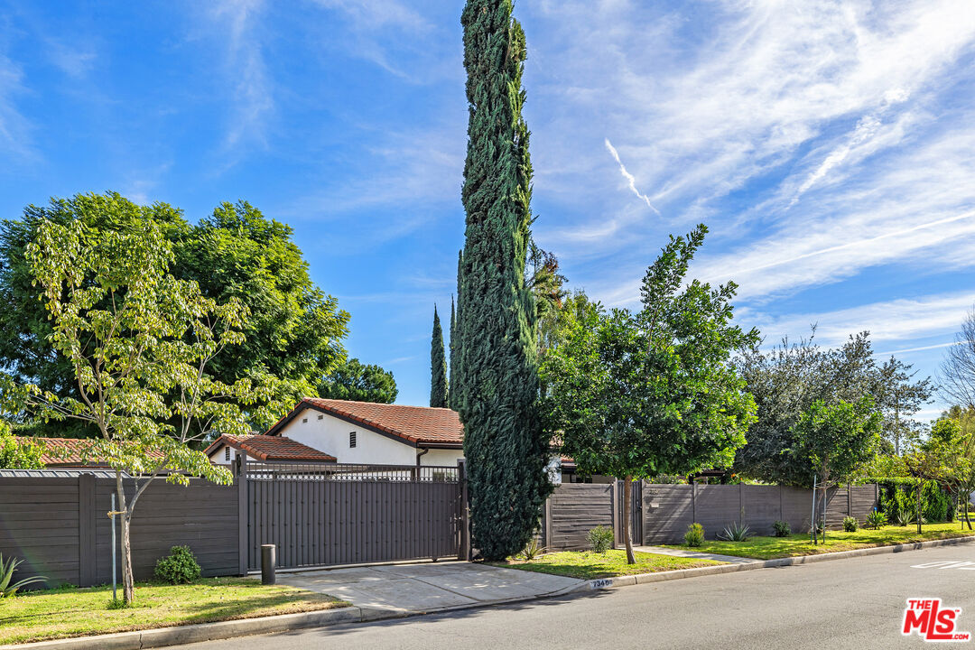 Property Photo:  7340 Farralone Ave  CA 91303 